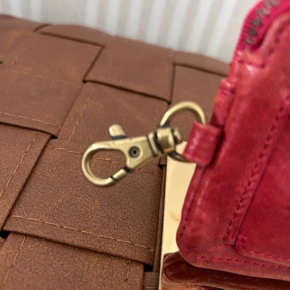 Fossil Genuine Leather Red Zip Card Case Wallet Gold Brass Hardware VTG Y2K - Picture 3 of 9